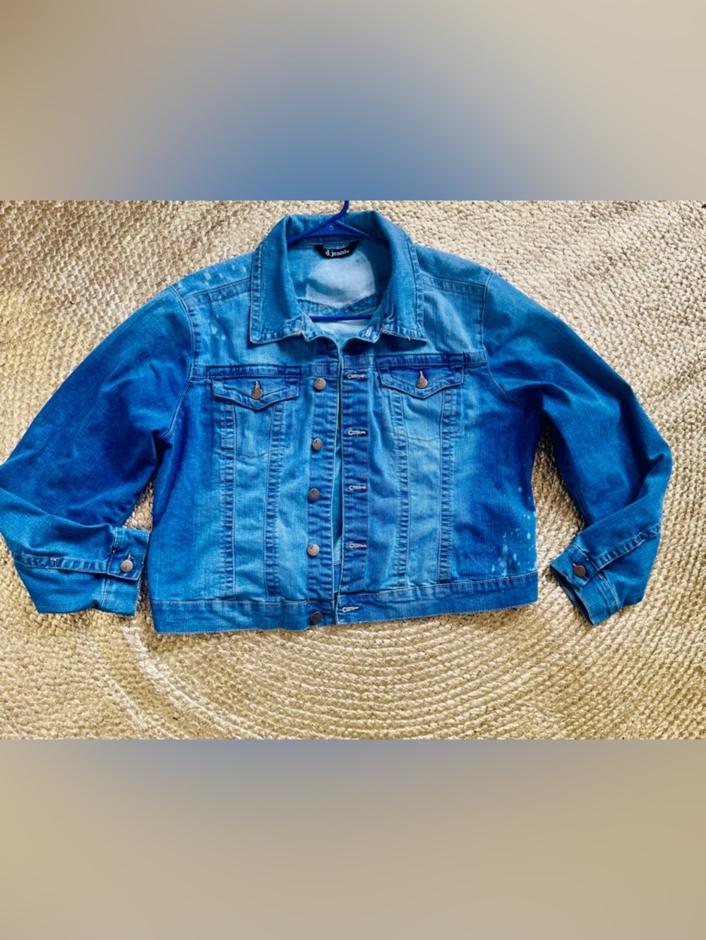d. jeans Blue Denim Jacket with Hand-Painted Bee Graphic - Picture 4 of 8